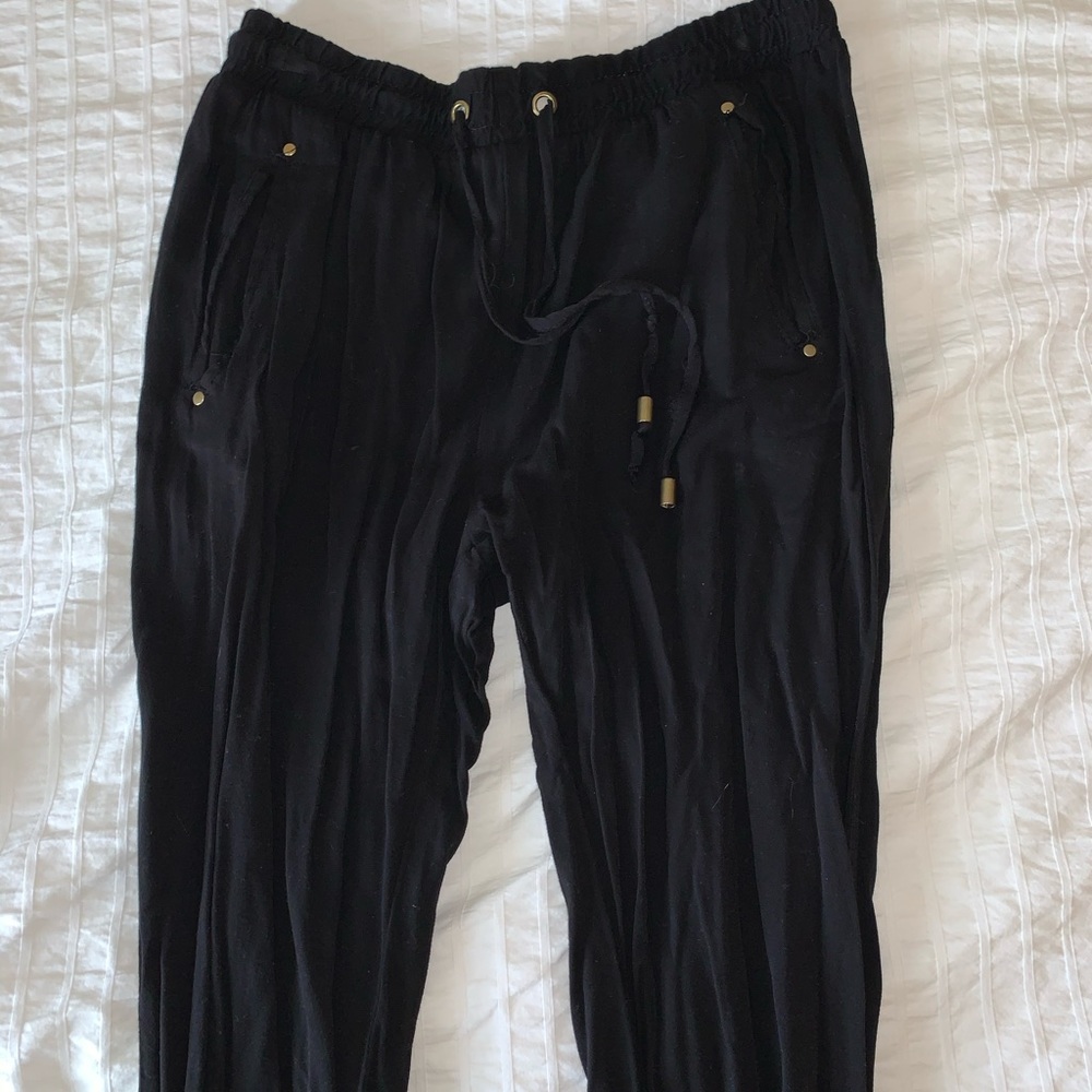 Black summer joggers